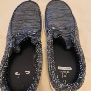 Comfy mens Hey Dude knockoff size 11